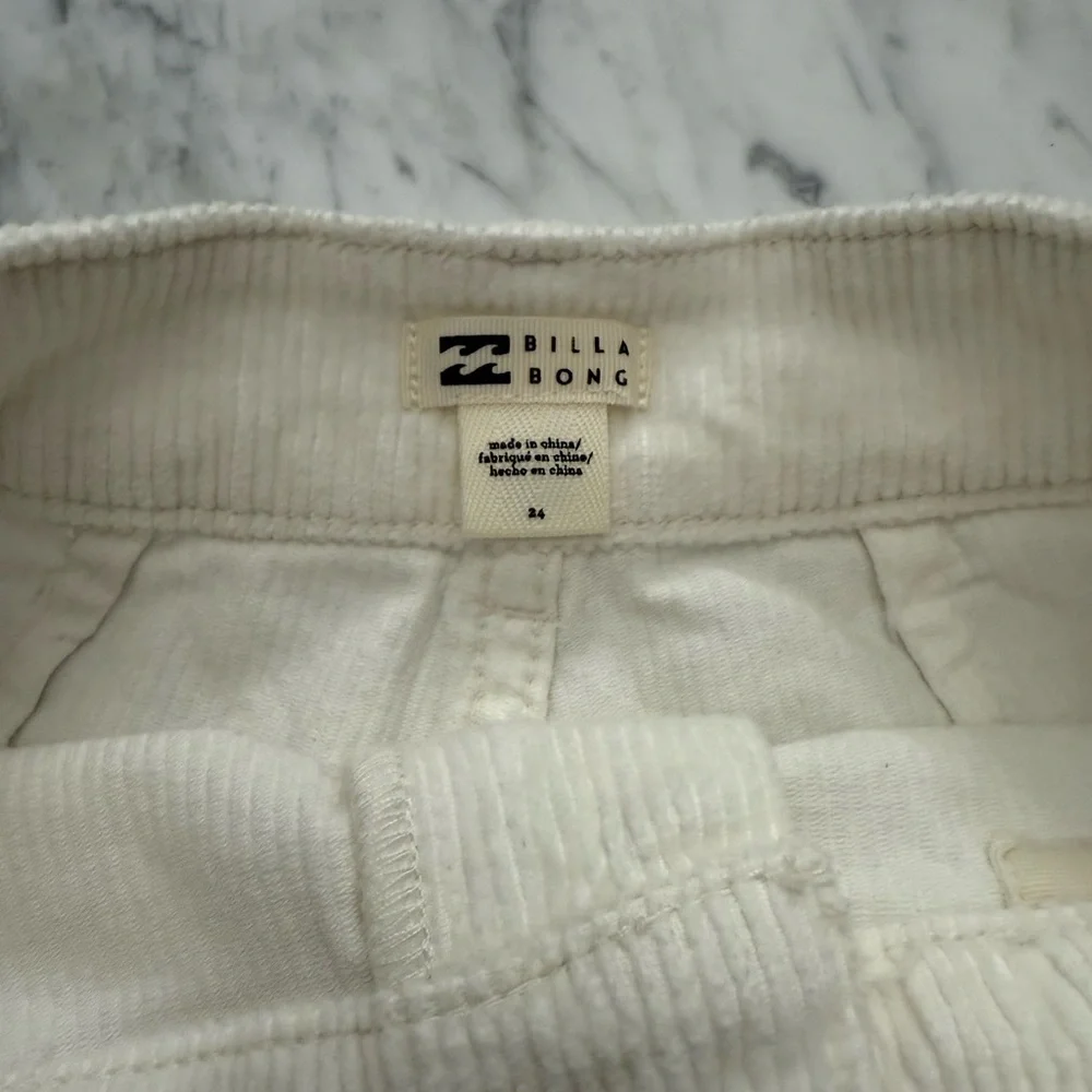 Billabong Free Fall Corduroy Shorts High Waisted Surf Beach White Size 24 NWT - Picture 6 of 9